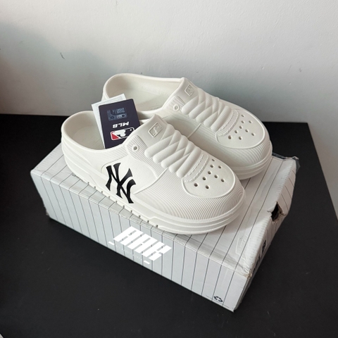 MLB Chunky Liner Mule New York Yankees ''White'' [3ASQC0153 50WHS]