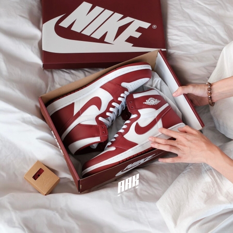 NIKE AIR JORDAN 1 RETRO HIGH OG ‘ARTISANAL RED’ DZ5485-160