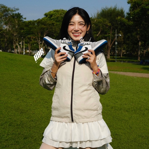 AIR JORDAN 1 LOW SE (GS) " TRUE BLUE"  ( DQ2514 140)