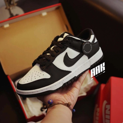 NIKE DUNK LOW RETRO PANDA