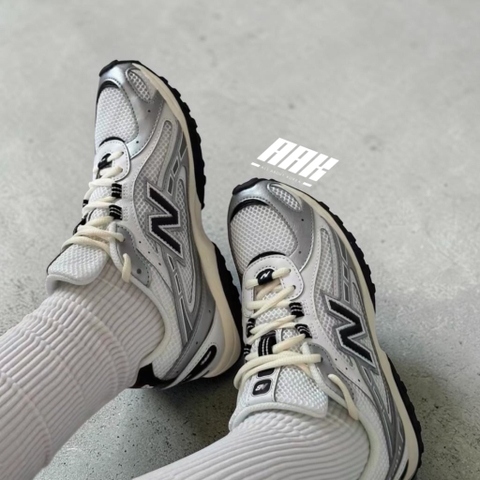 NEW BALANCE U204L 