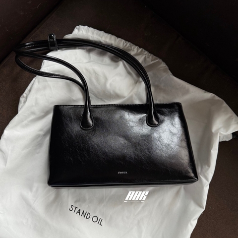 STAND OIL SQUARE LOW BAG / BLACK