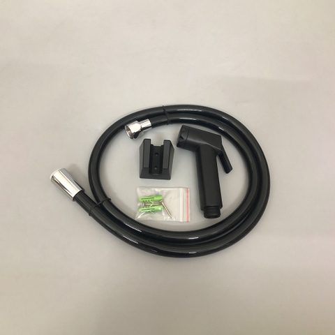 Vòi Xịt Nhựa Đen Ti Đồng (chếch) OB_04D