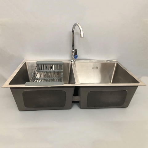 CB Chậu rửa bát 2 hố 8245D + Vòi bếp đơn OB_512