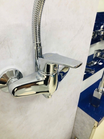 Vòi bếp gắn tường N-L JA_701M ( Mẫu Mới )