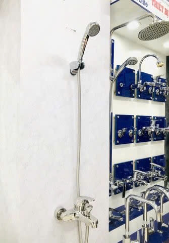 Sen Tắm Gắn Tường Nóng - Lạnh - OB_454