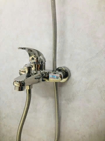 Sen Tắm Gắn Tường Nóng - Lạnh - OB_454