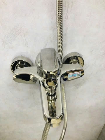 Sen Tắm Gắn Tường Nóng - Lạnh - OB_454