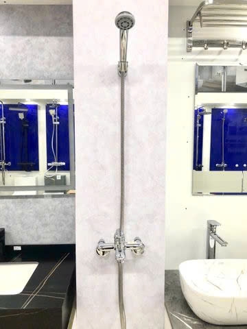 Sen Tắm Gắn Tường Nóng - Lạnh OB_441