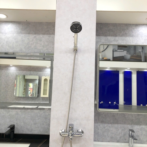Sen Tắm Gắn Tường JIAS