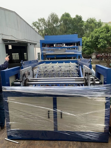 MÁY HÚT ĐỊNH HÌNH  HộP CƠM XỐP PS TỰ ĐỘNG( LOẠI CẮT NGANG)