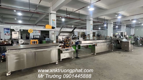 máy đùn ống y tế 3 màu