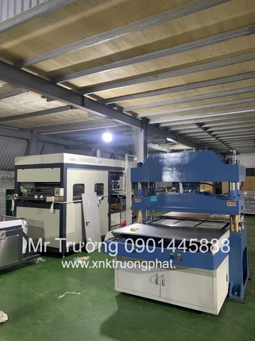 Giao khách hàng đông anh máy hút định hình xilanh khí, máy dập khay nhựa  160T