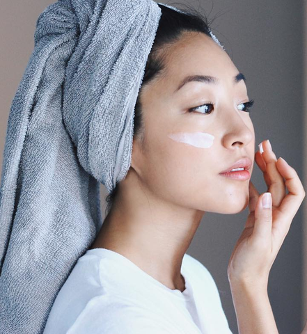 Mẹo giữ da luôn căng bóng, ẩm mịn trong mùa đông