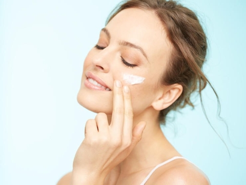 Những dòng kem chống nắng phù hợp với khí hậu Việt Nam