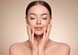 Xu Hướng Dưỡng Trắng Da Của Phụ Nữ Hiện Đại: Làn Da Khỏe Mạnh, Sáng Mịn Tự Nhiên