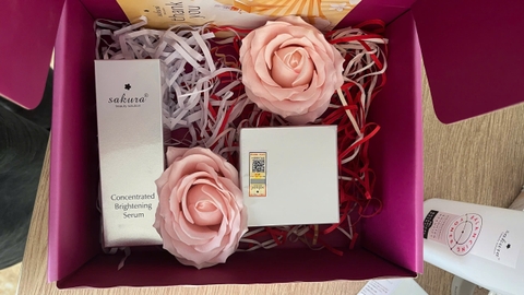 SET QUÀ TẶNG PHỤ NỮ VIỆT NAM 20/10- BỘ SẢN PHẨM KEM VÀ SERUM DƯỠNG TRẮNG DA
