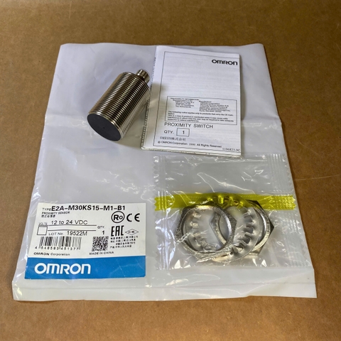 Cảm biến tiệm cận Omron E2A-M30KS15-M1-B1 M30 15mm PNP NO