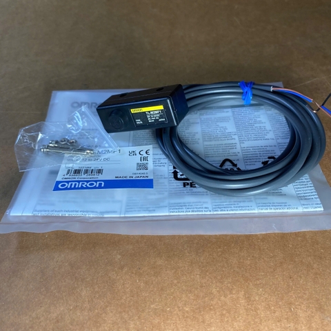 Cảm biến tiệm cận Omron TL-M2MF1 2mm PNP NO IP67 2mm