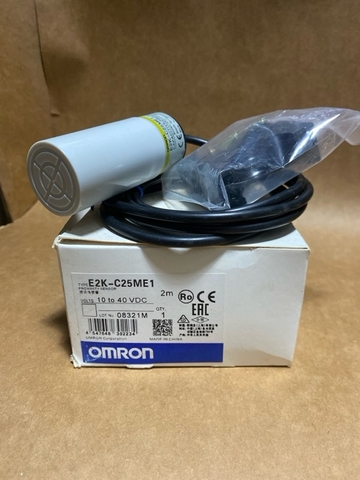 Cảm biến điện dung OMRON E2K-C25ME1