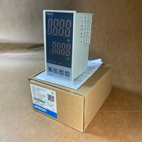 Bộ điều khiển nhiệt độ Omron E5EWL-Q1TC