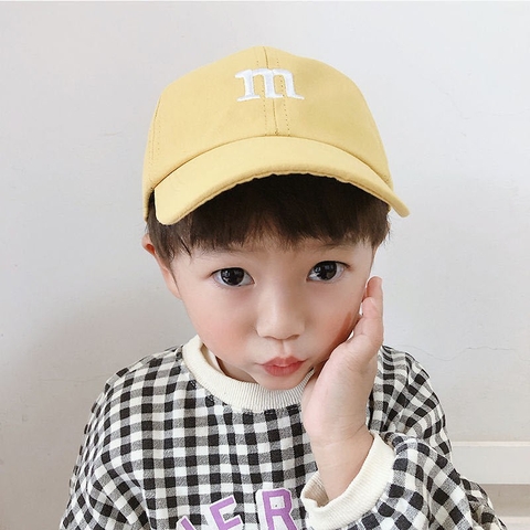 Mũ lưỡi trai chữ M cho bé
