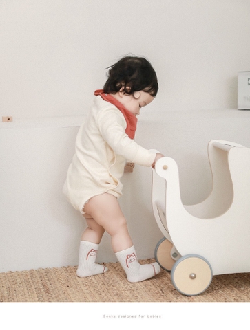 Set 3 đôi tất nỉ chống trượt Lovely