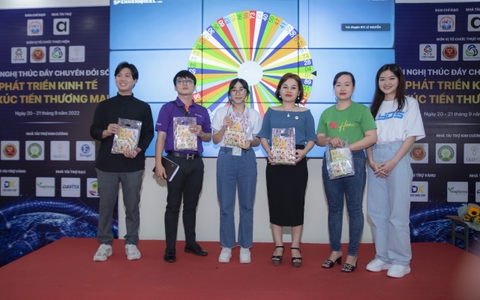 TẶNG GÌ CHO CHỊ EM NHÂN NGÀY LỄ 20/10 ???