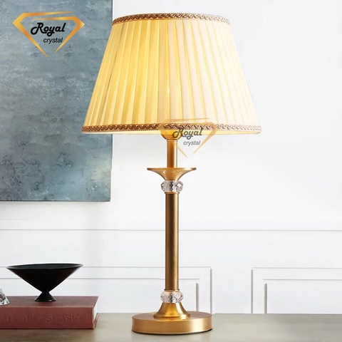 Đèn để bàn BN 015