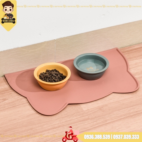 Tấm lót ngăn vương vãi thức ăn, nước uống - Chất liệu silicon