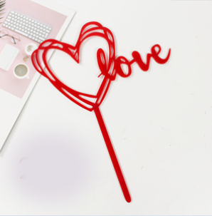 Meka chữ Love đỏ (1 gói 10 chiếc)