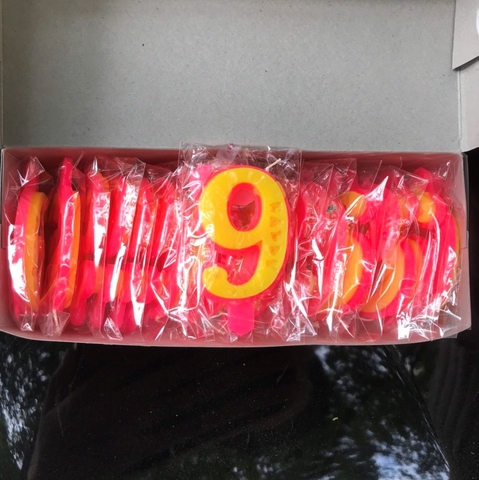 Nến số vàng đỏ số 9