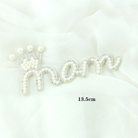 Que cắm chữ MOM - Đội vương miện - Trắng