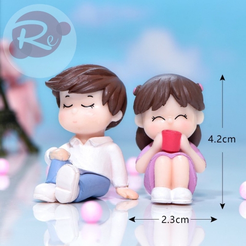 Cặp đôi hôn nhau (Mẫu 8)