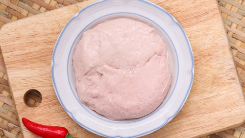 Giò sống là gì? Mua ở đâu, giá bao nhiêu, cách chọn mua giò sống