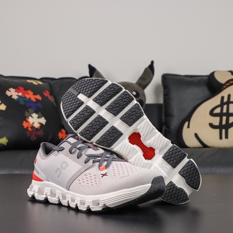 On Running Cloud X 4 Silver Flame