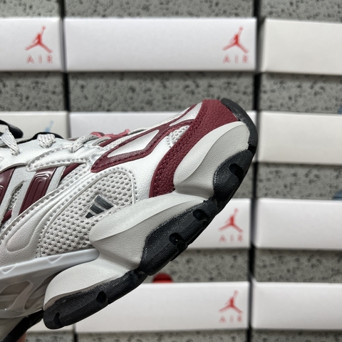 XLG Runner Deluxe 'Silver Red'