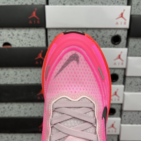 Nike Vomero Plus Hyper Pink Bright Crimson