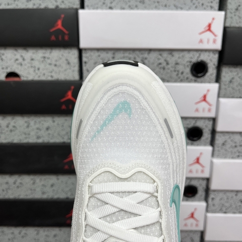 Nike Vomero Plus 'White Bleached Turquoise'