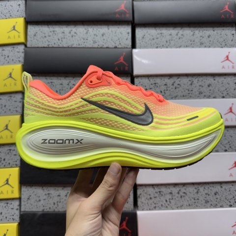 Nike Vomero Plus Bright Mango Volt