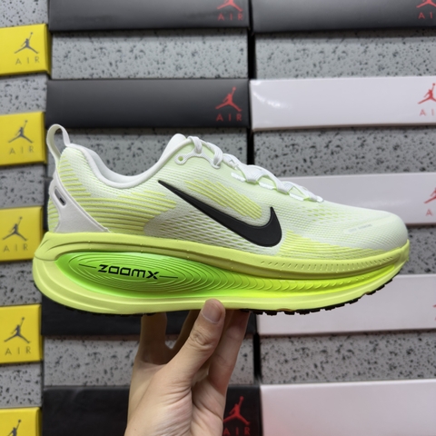 Nike Vomero 18 Electric Green