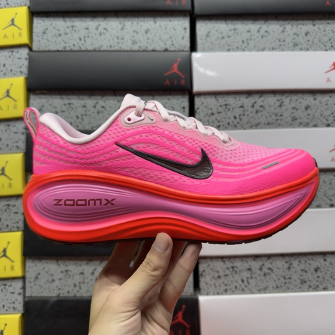 Nike Vomero Plus Hyper Pink Bright Crimson