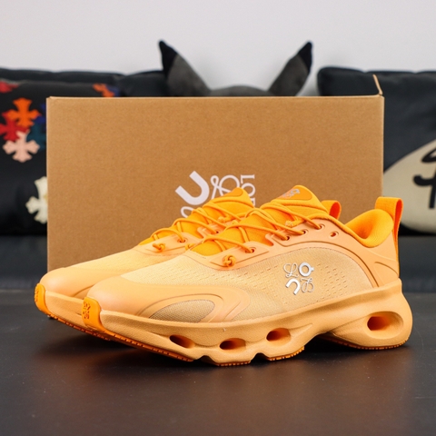 On Running Cloudsolo x LOE.WE Orange