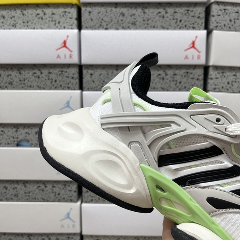 XLG Runner Deluxe 'Grey Green Core Black'