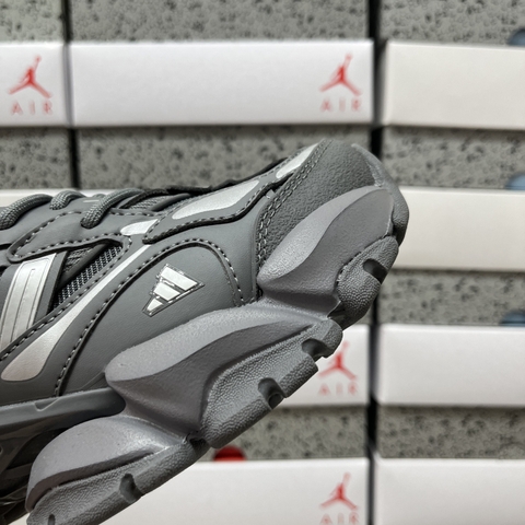 adidas XLG Runner Deluxe Grey Silver