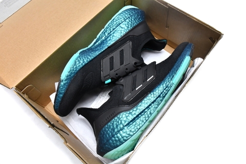 Ultra Boost 22 'Black Blue'