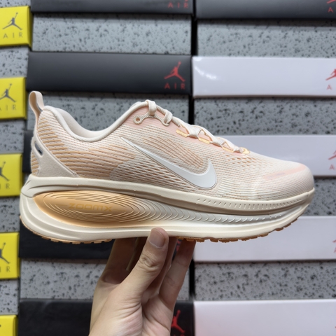 Nike Vomero 18 Guava Ice Orange Chalk