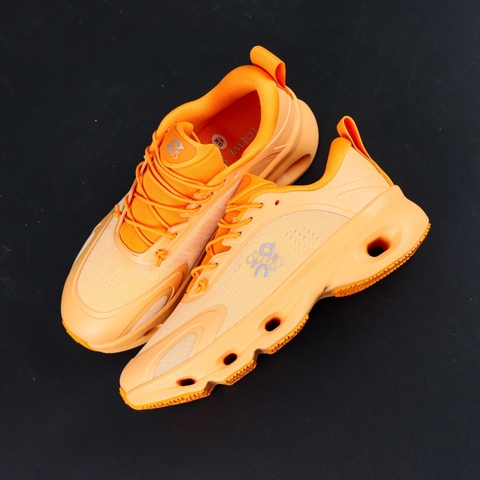 On Running Cloudsolo x LOE.WE Orange