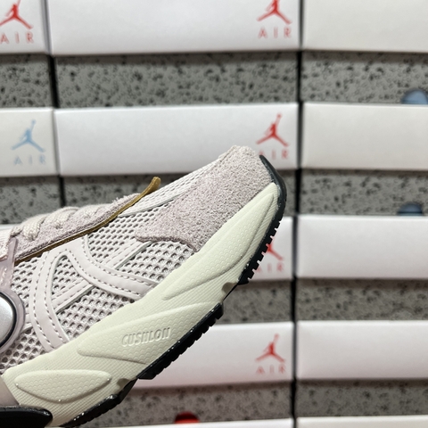 V2K Run 'Platinum Violet'