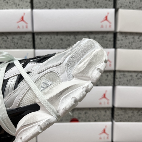 Adidas XLG Runner Deluxe 'White Black'